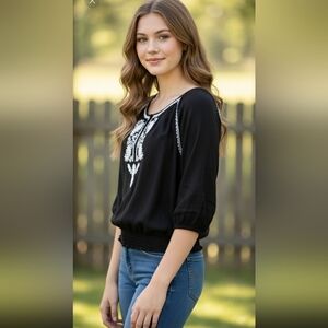 Mudd Black and White Cotton Blouse